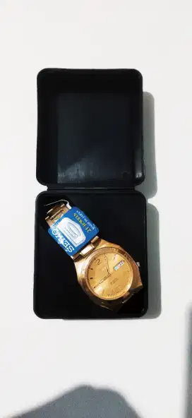 Seiko V gold original Japan.