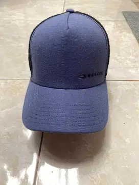 Topi Pria Merk Oakley warna ungu Original