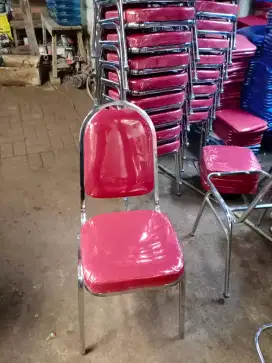 Kursi susun Barmas