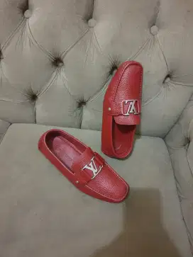 Mulus .authentic sepatu .loafers louis vuitton lv size 39 fit 40