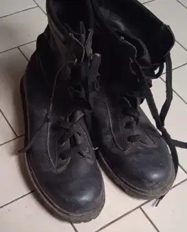 Sepatu Lars Pria Tni Polri Satpam Hitam 7½ PDL  PDH kondisi baik