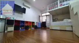 IP2783: Dijual Rumah Semi Furnished Jelambar Ada Area Kongkow