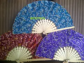 Souvenir kipas batik besar murah