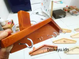 Tempat gantungan kunci