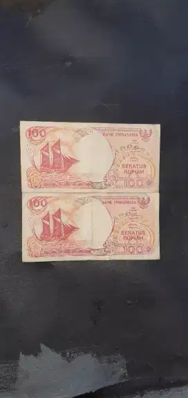 Uang kertas 100 rupiah perahu pinisi th 1992 2 lembar