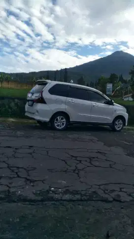 Jasa sewa rental mobil murah solo
