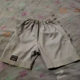 Celana pendek Jeans