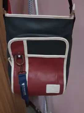 Tas slempang beli di Jepang