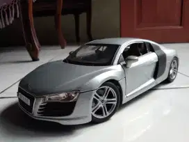 DIJUAL MOBIL AUDI R8 SKALA 1:18