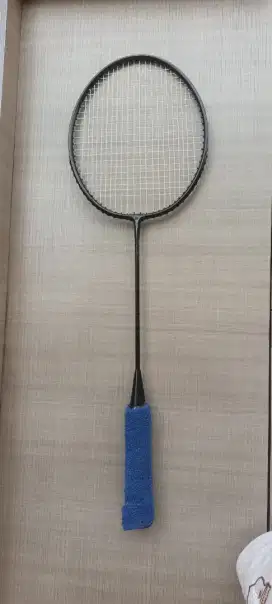 Raket badminton jadul yonex blacken B 8100 .