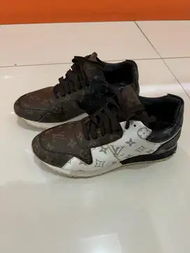 Sepatu LV cowo model terbaru