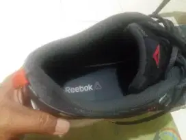 sepatu reebok ultralite made in vietnam