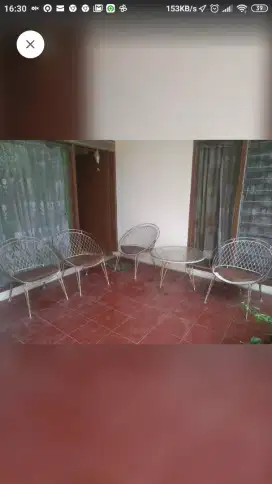 4 kursi Taman lawas +mejanya. Antik