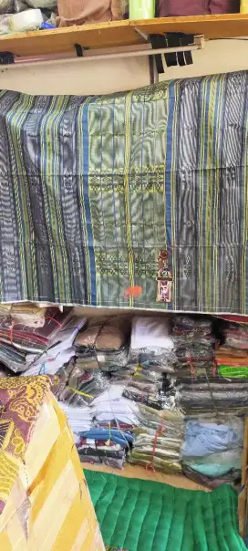 Sarung tenun tangan asli. Songket. Murah meriah. Bahan sangat tebal