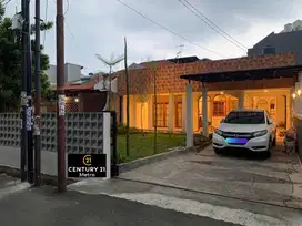 Dijual Rumah Artistik Homey Home berbahan kualitas di Utan Kayu