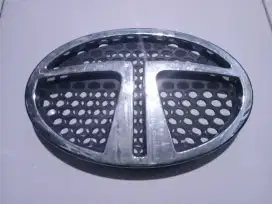 Logo / emblem mobil TATA MOTORS