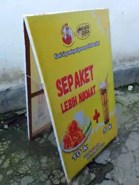 Papan nama banner lipat