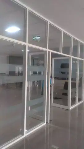 Kusen Aluminium PARTISI KACA DAN GYPSUM