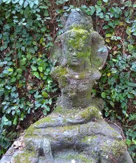 Patung batu sitting Shiva