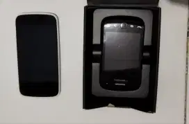 Hp seluler Android politron W8470 Quadra HD dan black Berry curve