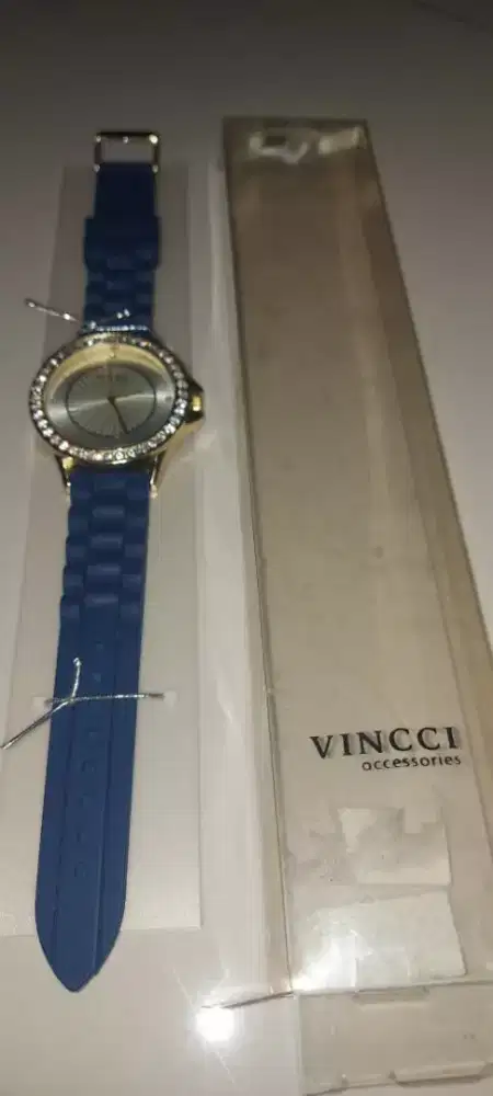 Jam Tangan Wanita merk Vincci pembelian di malaysia
