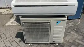 AC Daikin 2 PK R32 Langka harga plus pasang garansi 6 bln dingin jos