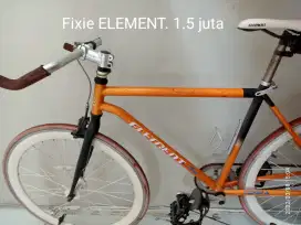 Sepeda Fixie merk ELEMENT