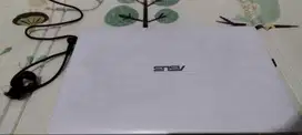 Laptop Asus X200CA
