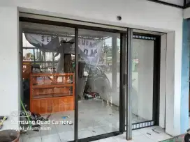 Pintu kaca sleding kusen alumunium jendela pintu boven partisi ruko