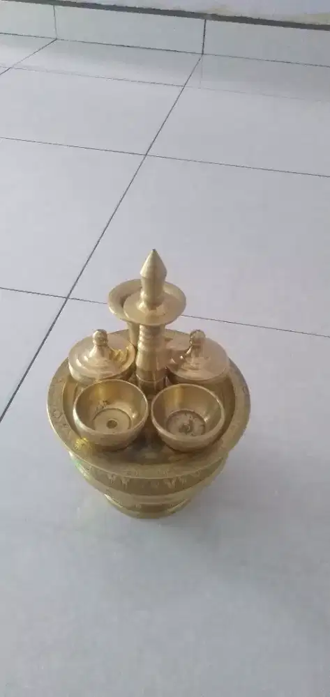 Barang antik kuningan