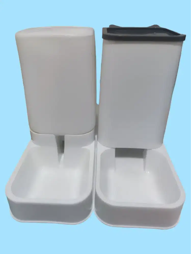 Pet Food & Water Dispenser
