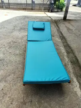 Longer pantai dan kolam