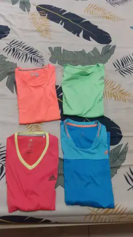 Baju olah raga  adidas