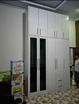 Almari pakaian custom