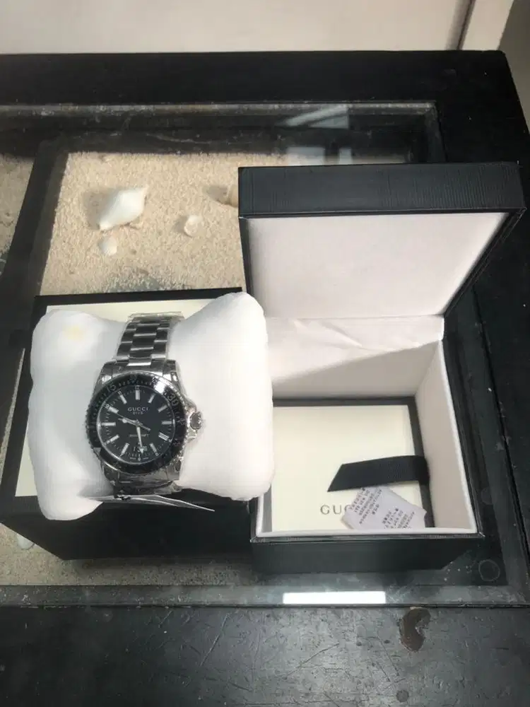 Jam Tangan Gucci Dive Black Dial Stainless Steel Men's YA136301