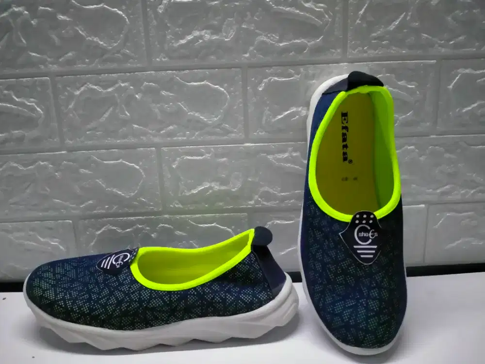 Sepatu wanita santai pas buat joging