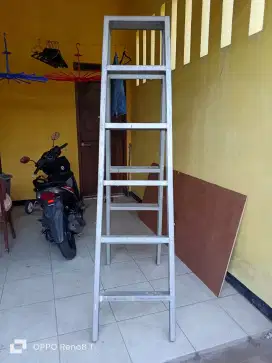 Tangga bahan baja ringan