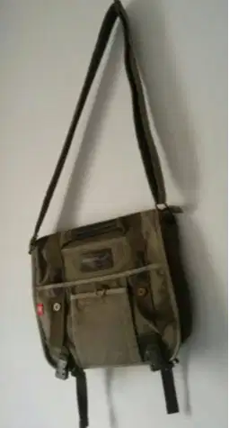 Ongkiirr_graattiiss  COD _Tas slempang diesel green