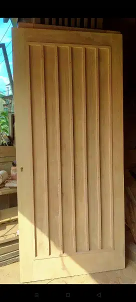 Daun Pintu kamper