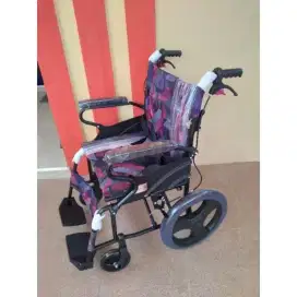 Kursi roda semi travel avico warna batik (baru)