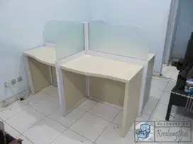 Meja Partisi Kantor 4 Staff Termurah ( Furniture Semarang )