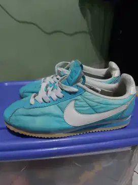 Sepatu running nike cortez