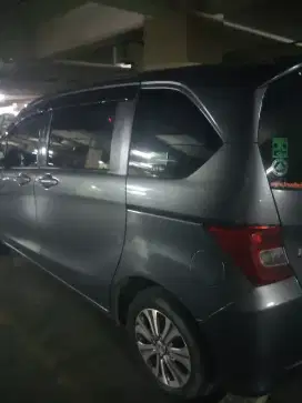 Honda Freed type PSD E tertinggi original paint