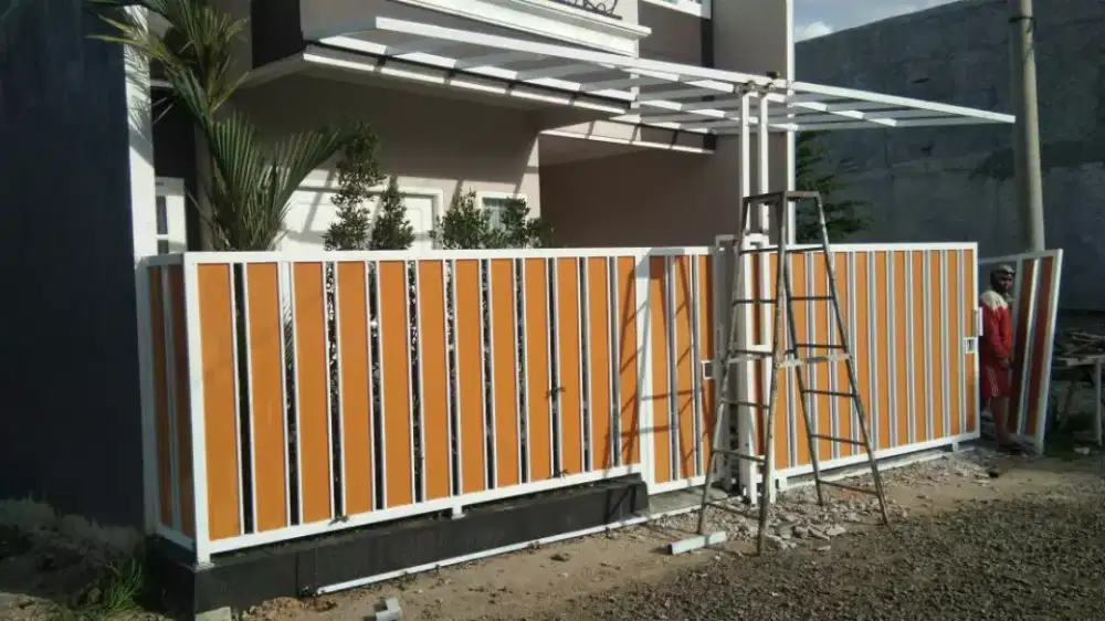 Pintu pagar minimallis