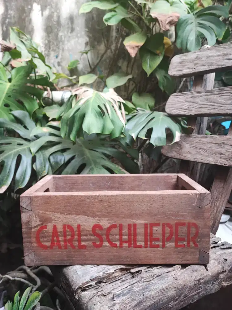 Kotak Kayu Jati Tua Letter Stencil Carl Schlieper