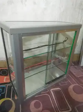 Etalase roko ukuran 50x25x50