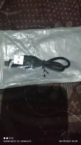 Kabel data pendek