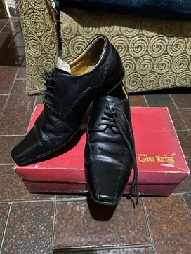 Sepatu pantofel Gino mariani