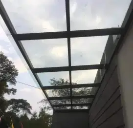 kanopi atap akrilik bening