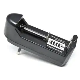 Charger Universal Untuk Baterai 18650 / AA / AAA - #IRone